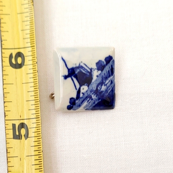 Delft Holland Porcelain Brooch - Picture 2 of 7